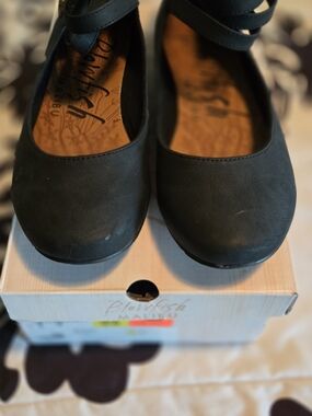 Blowfish Black Mary Jane Style Flats with Strap
